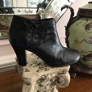 Aerosoles  Ankle Boots .. like brand new sz5.5